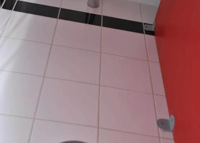 酒店 De La Mare 3*