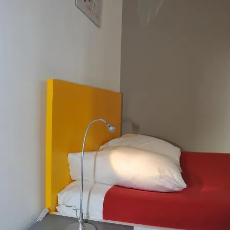 Отель De La Mare 3*